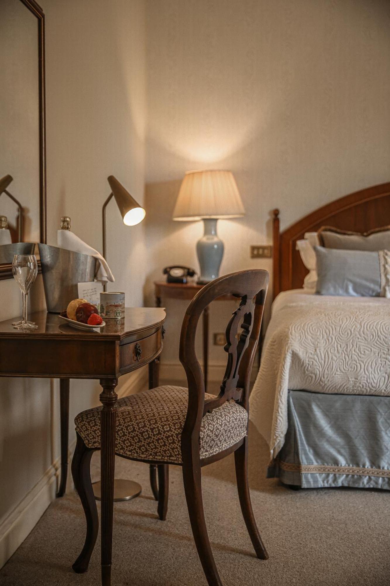 Lucknam Park Hotel 치펜햄 외부 사진